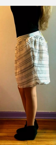 BCBG Generation Geometric Skirt - Picture 2 of 3